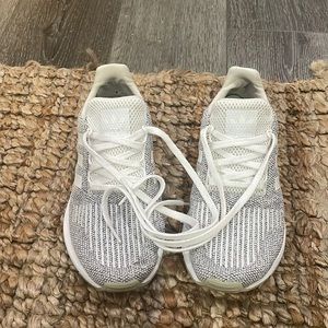 Adidas swift run running shoes